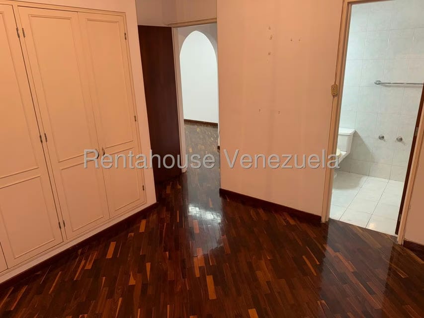 Apartamento (1 Nivel) en Venta en La Florida, Distrito Metropolitano - 11