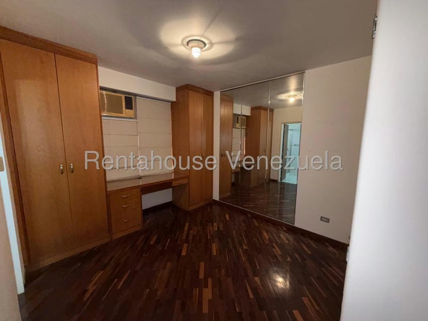 Apartamento (1 Nivel) en Venta en La Florida, Distrito Metropolitano - 13