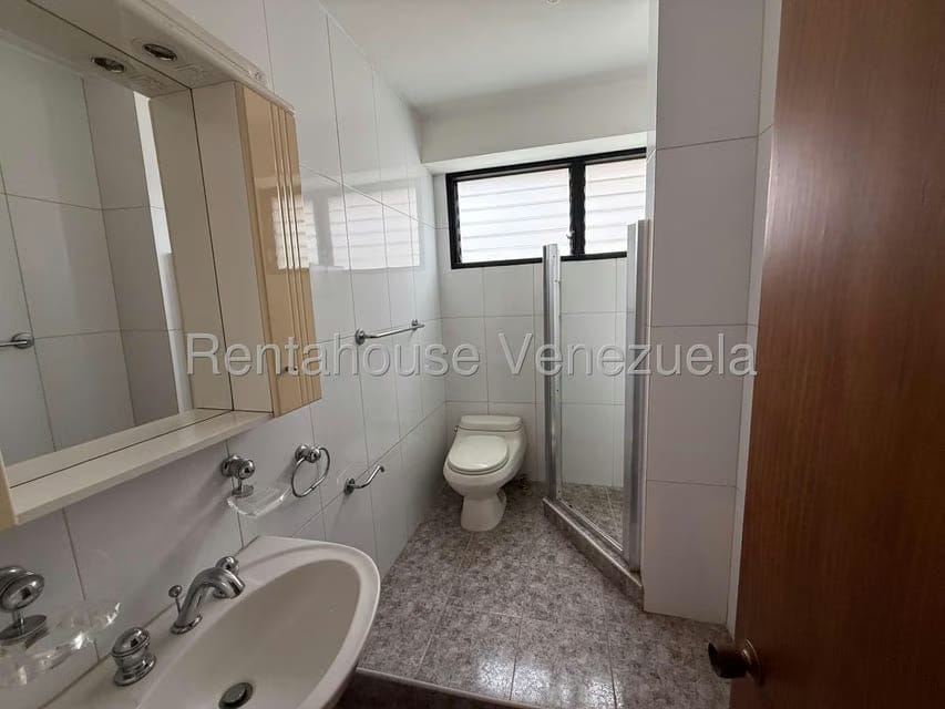 Apartamento (1 Nivel) en Venta en La Florida, Distrito Metropolitano - 17
