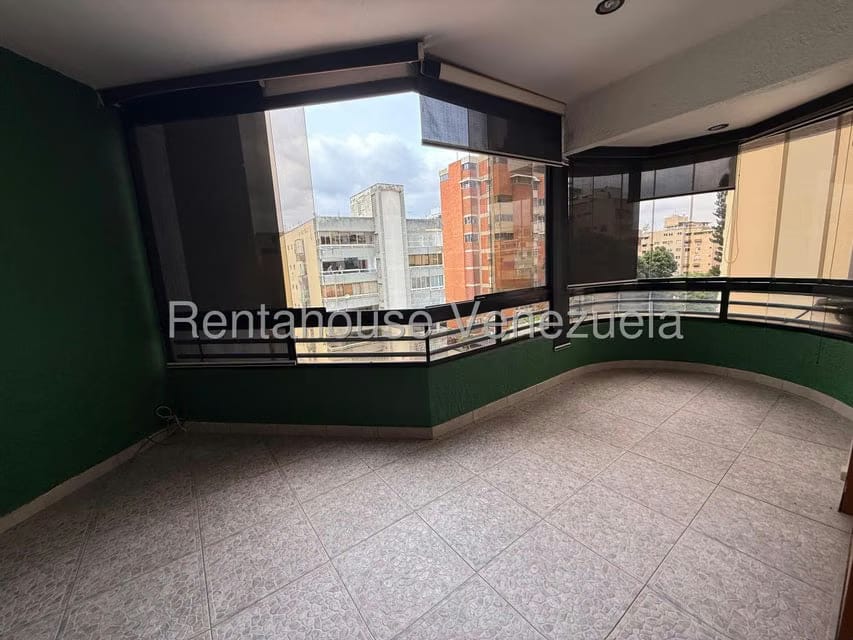 Apartamento (1 Nivel) en Venta en La Florida, Distrito Metropolitano - 4