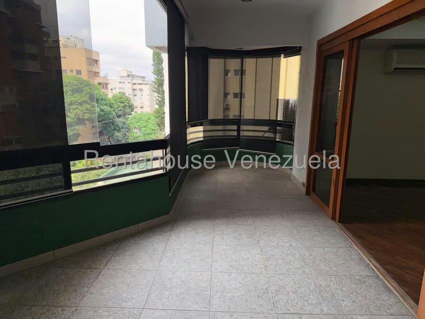 Apartamento (1 Nivel) en Venta en La Florida, Distrito Metropolitano - 5