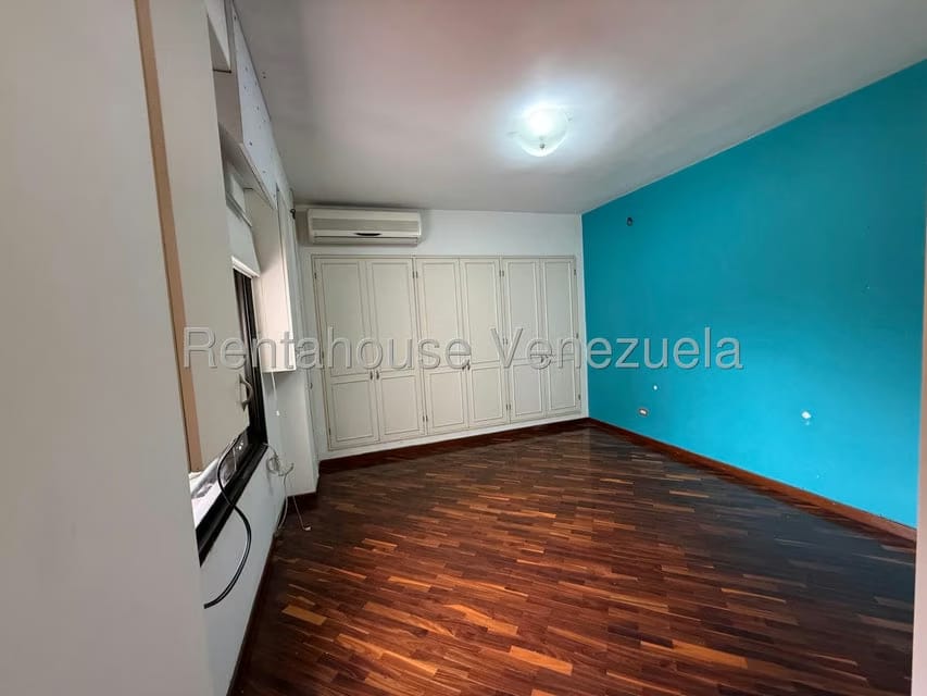 Apartamento (1 Nivel) en Venta en La Florida, Distrito Metropolitano - 9