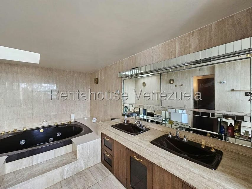 Casa (Multipes Niveles) en Venta en La Lagunita Country Club, Distrito Metropolitano - 47