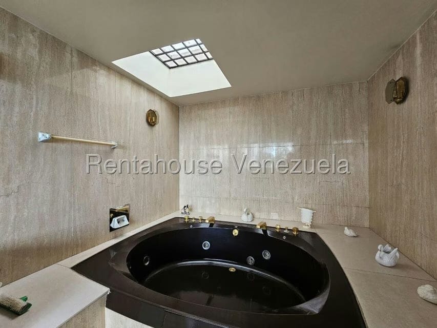 Casa (Multipes Niveles) en Venta en La Lagunita Country Club, Distrito Metropolitano - 48