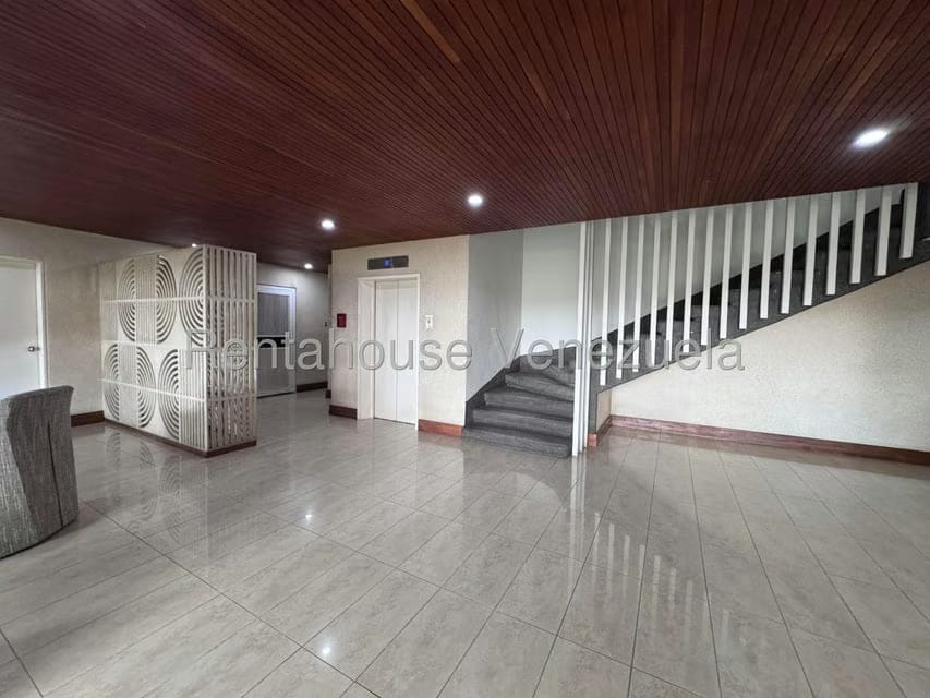 Apartamento (1 Nivel) en Venta en Colinas de Bello Monte, Distrito Metropolitano - 3