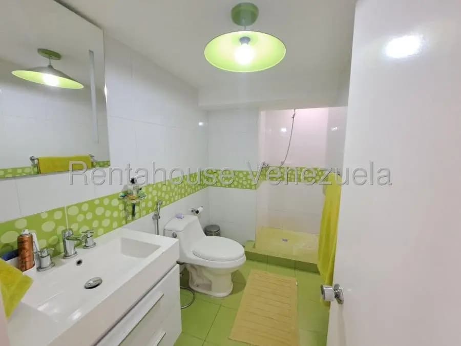 Apartamento en Venta en Guaicay Caracas - 2