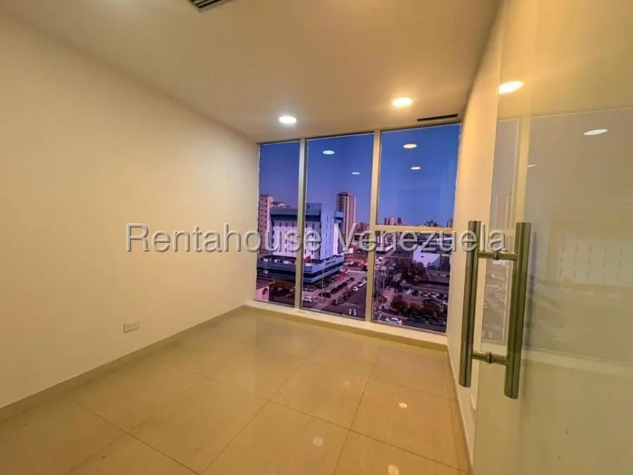 Oficina en Alquiler en Maracaibo - 12