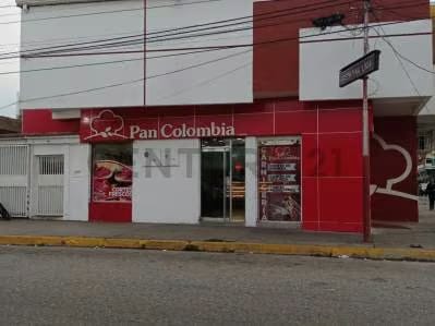 En venta edificio con excelente ubicacion Av Sucre con c. Mérida - 2