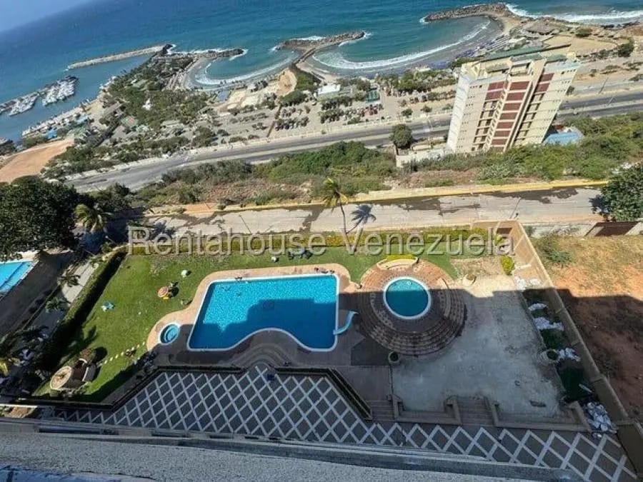 Apartamento en Alquiler en PLaya grande Catia La Mar - 3