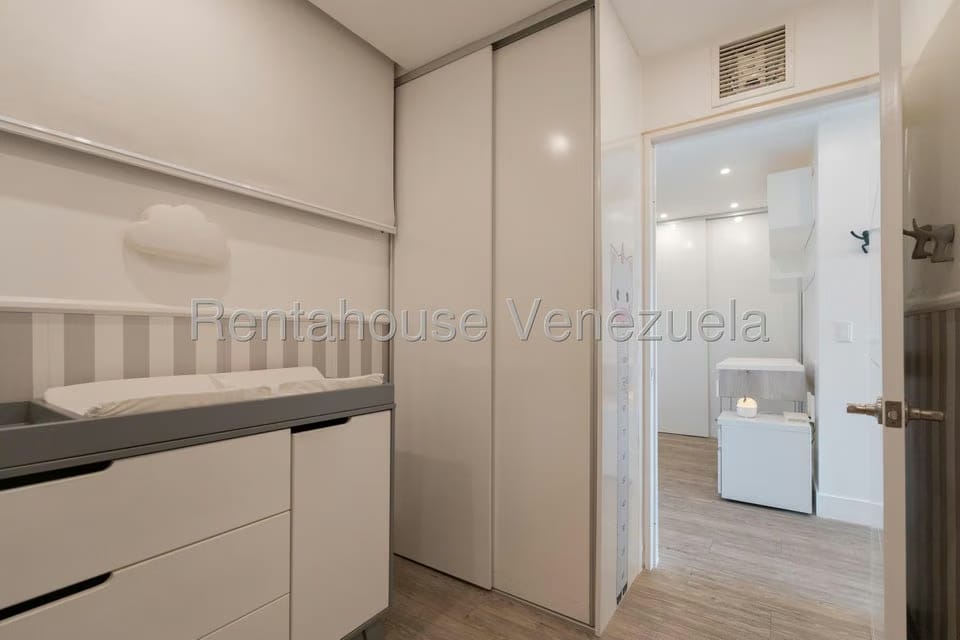 Apartamento (1 Nivel) en Venta en Loma Linda, Distrito Metropolitano - 8