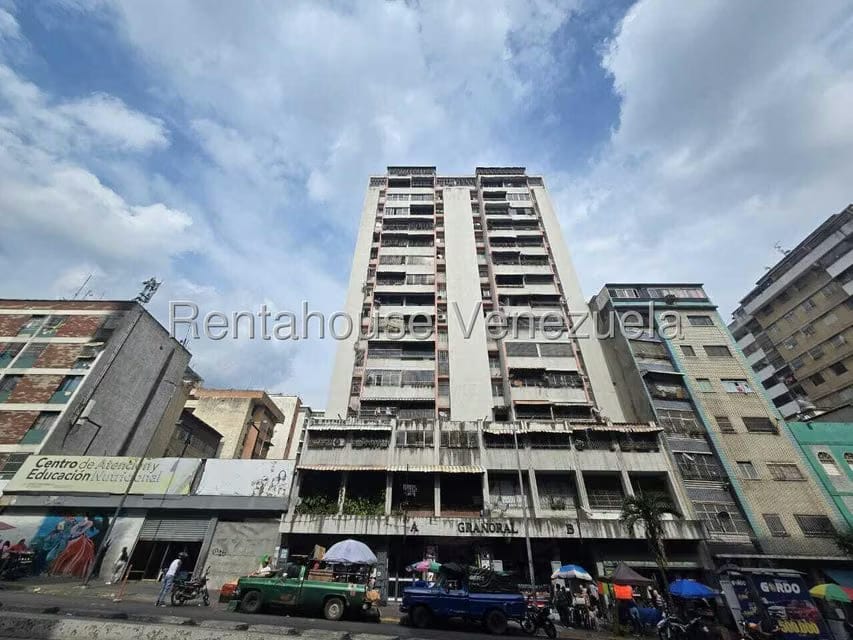 Apartamento (1 Nivel) en Alquiler en Parroquia La Candelaria, Distrito Metropolitano