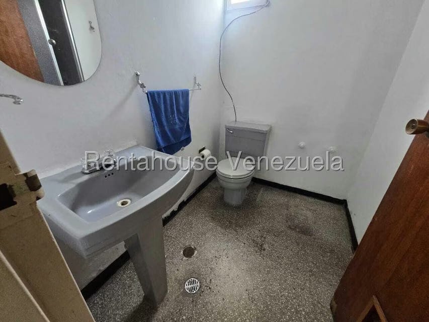 Apartamento (1 Nivel) en Alquiler en Parroquia La Candelaria, Distrito Metropolitano - 12