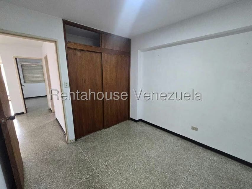 Apartamento (1 Nivel) en Alquiler en Parroquia La Candelaria, Distrito Metropolitano - 9