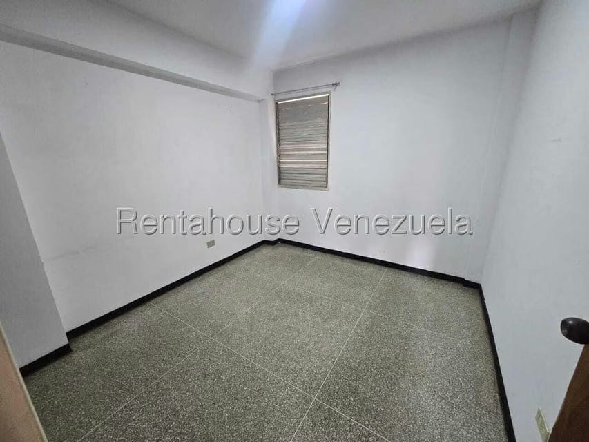 Apartamento (1 Nivel) en Alquiler en Parroquia La Candelaria, Distrito Metropolitano - 10