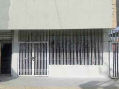 Local en alquiler en la Avenida intercomunal sector R-10