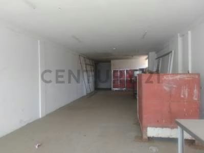 Local en alquiler en la Avenida intercomunal sector R-10 - 2