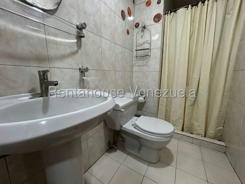 Apartamento (1 Nivel) en Venta en El Valle, Distrito Metropolitano - 12
