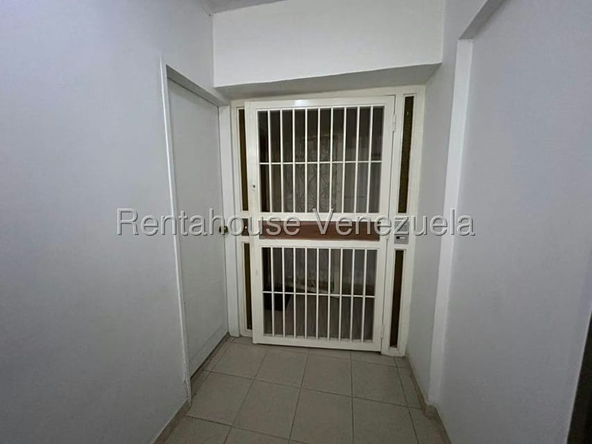 Apartamento (1 Nivel) en Venta en El Valle, Distrito Metropolitano - 3