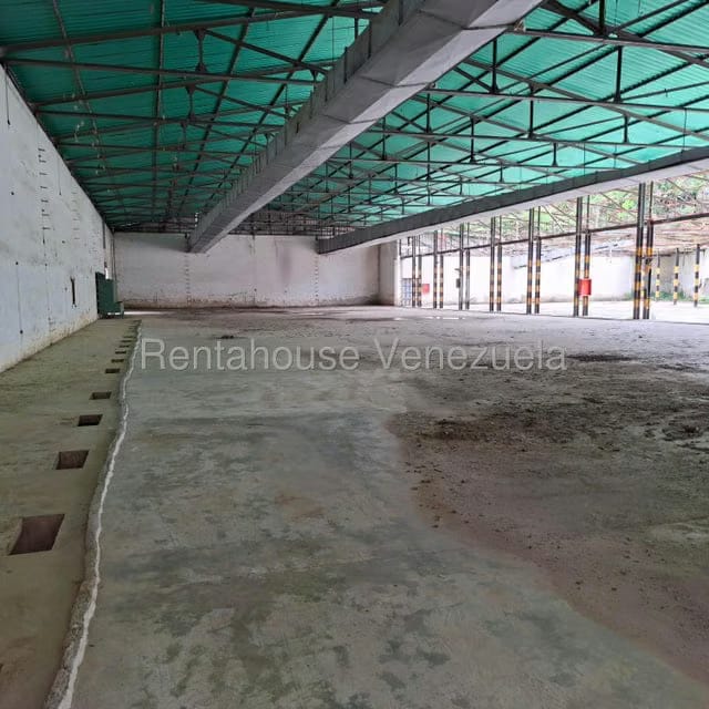 Comercial (Galpon - Deposito) en Alquiler en Macarao, Distrito Metropolitano - 2