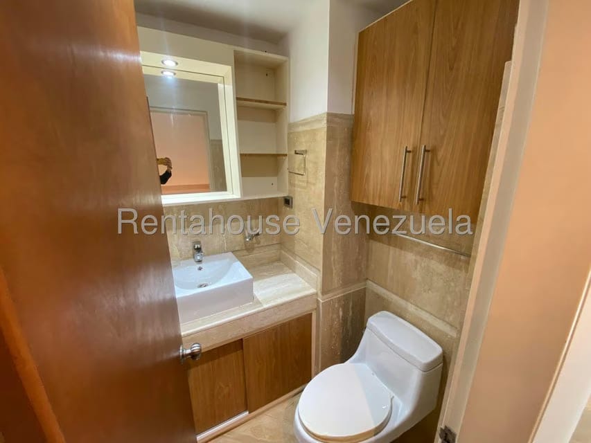 Apartamento (1 Nivel) en Alquiler en El Rosal, Distrito Metropolitano - 14