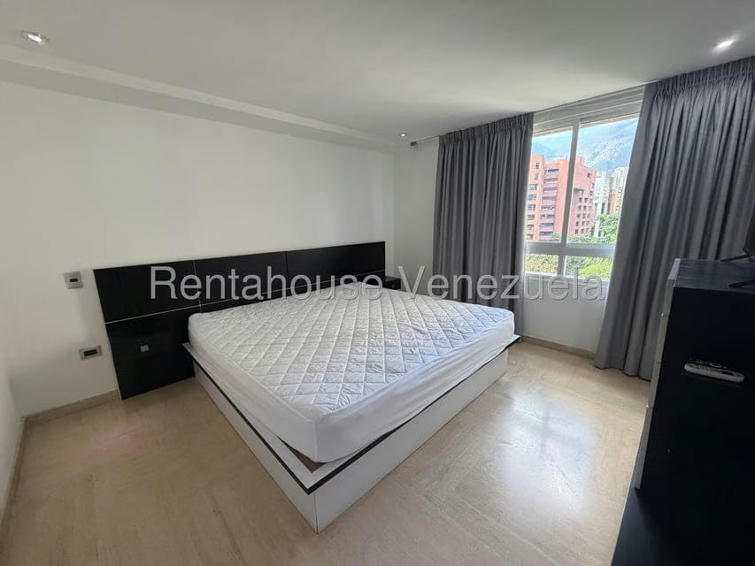 Apartamento (1 Nivel) en Alquiler en El Rosal, Distrito Metropolitano - 15