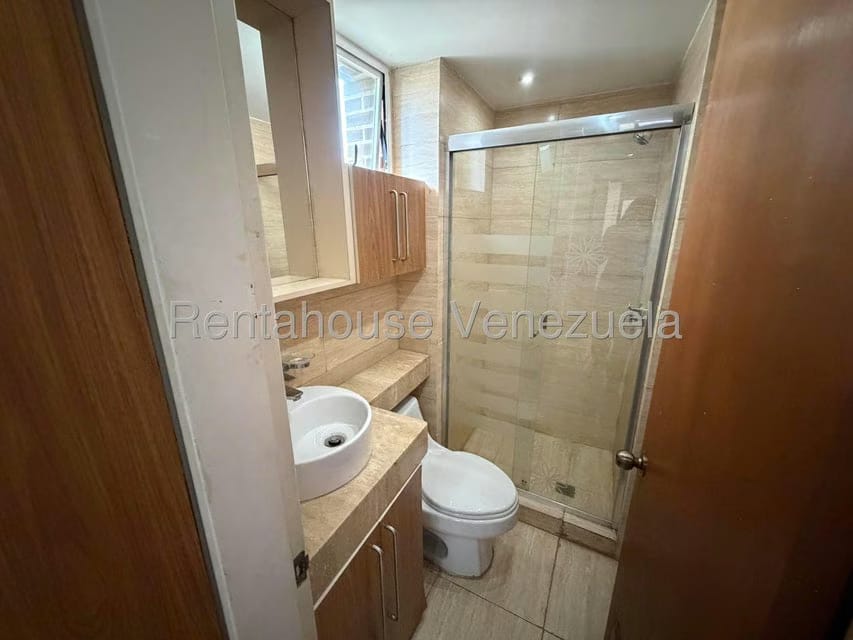 Apartamento (1 Nivel) en Alquiler en El Rosal, Distrito Metropolitano - 22