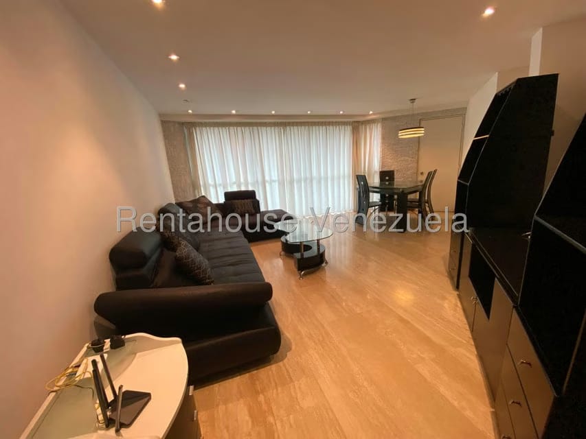 Apartamento (1 Nivel) en Alquiler en El Rosal, Distrito Metropolitano - 23
