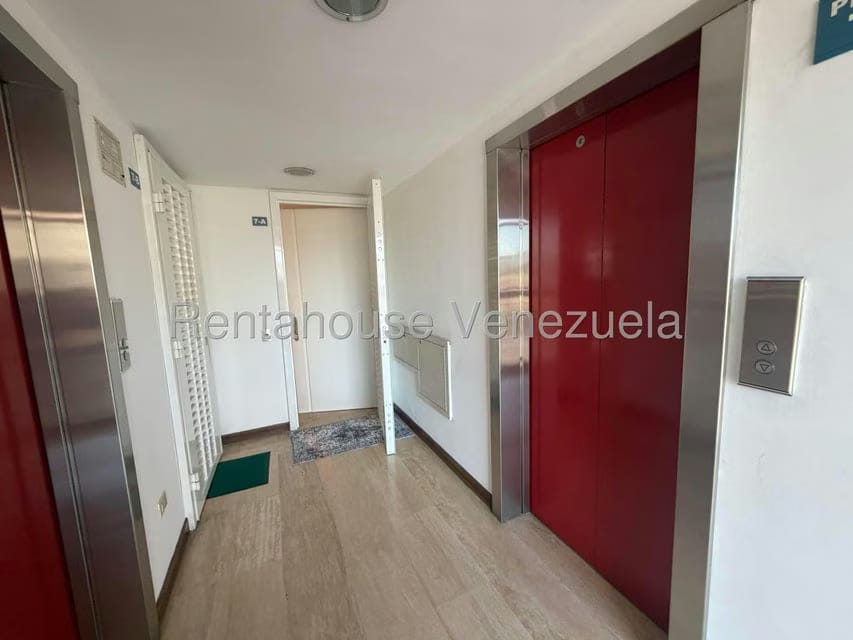 Apartamento (1 Nivel) en Alquiler en El Rosal, Distrito Metropolitano - 26