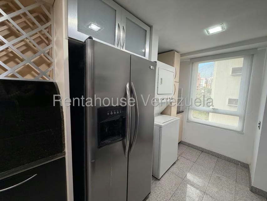 Apartamento (1 Nivel) en Alquiler en El Rosal, Distrito Metropolitano - 10