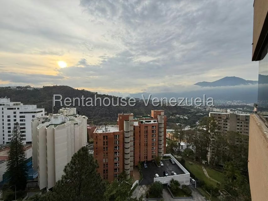 Apartamento (1 Nivel) en Alquiler en Los Naranjos del Cafetal, Distrito Metropolitano