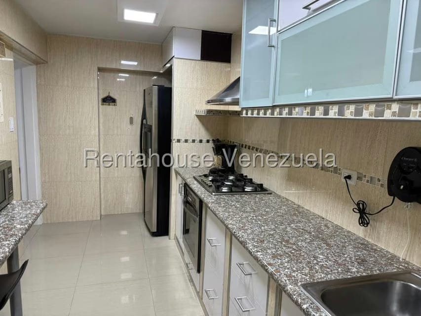 Apartamento (1 Nivel) en Alquiler en Los Naranjos del Cafetal, Distrito Metropolitano - 12