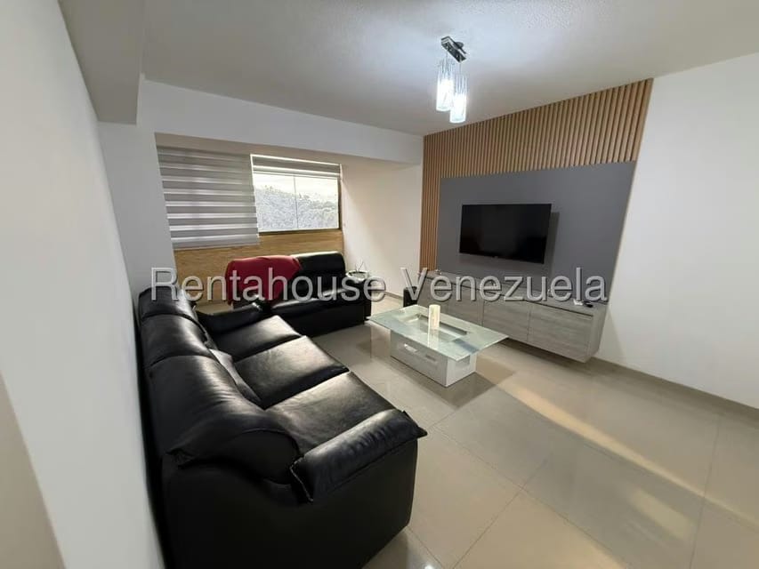 Apartamento (1 Nivel) en Alquiler en Los Naranjos del Cafetal, Distrito Metropolitano - 4