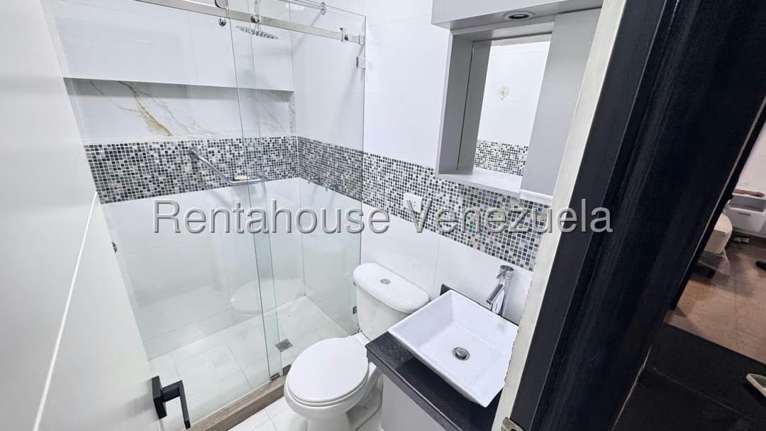 Apartamento (Planta Baja) en Venta en Chacao, Distrito Metropolitano - 13