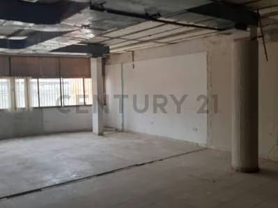 Amplia oficinas con excelente ubicacion sector La Lago - 5