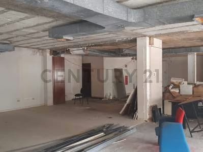 Amplia oficinas con excelente ubicacion sector La Lago - 7