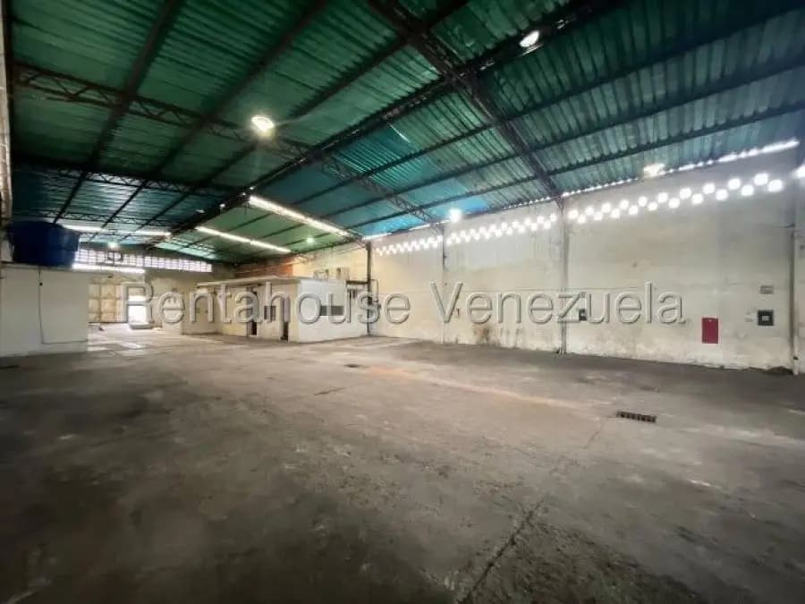 Galpon en Venta en avenida bolivar Maracay - 3