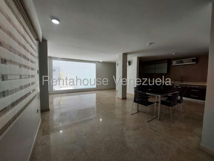 Townhouse (Duplex) en Alquiler en Cantaclaro, Zulia - 2