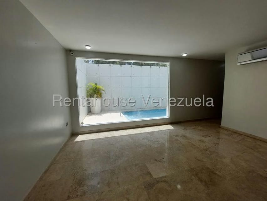 Townhouse (Duplex) en Alquiler en Cantaclaro, Zulia - 4