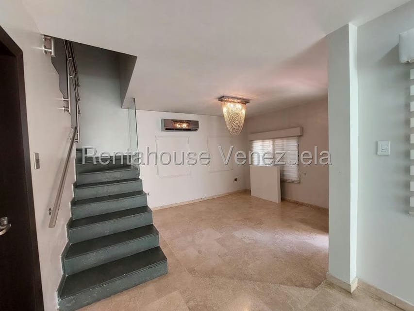 Townhouse (Duplex) en Alquiler en Cantaclaro, Zulia - 5