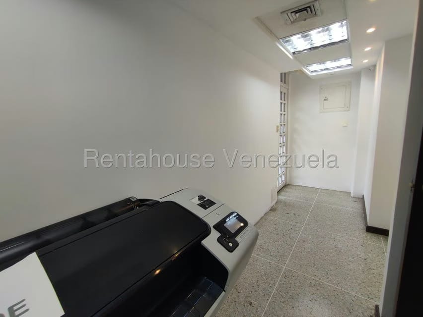 Comercial (Local Comercial) en Alquiler en Parroquia Santa Rosalia, Distrito Metropolitano - 3