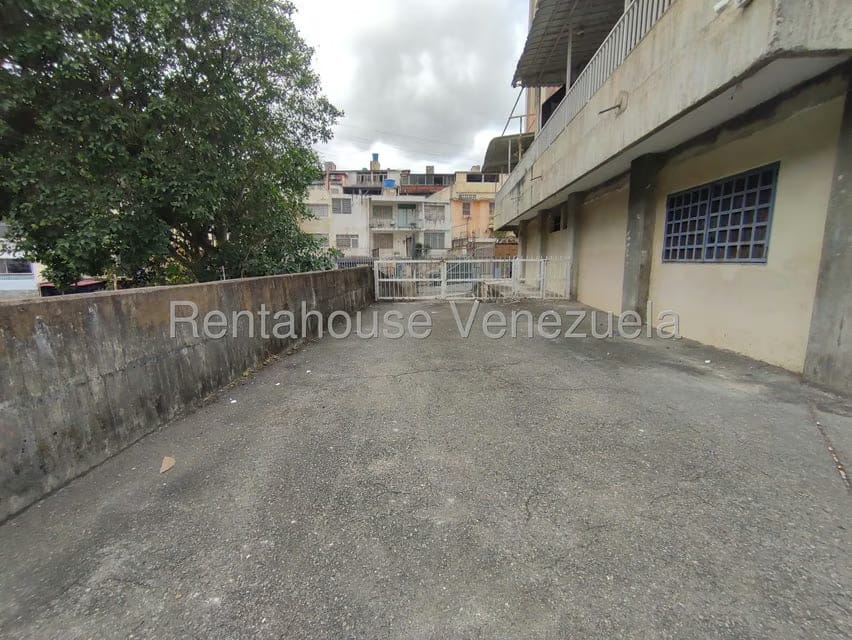 Comercial (Local Comercial) en Alquiler en Parroquia Santa Rosalia, Distrito Metropolitano - 24