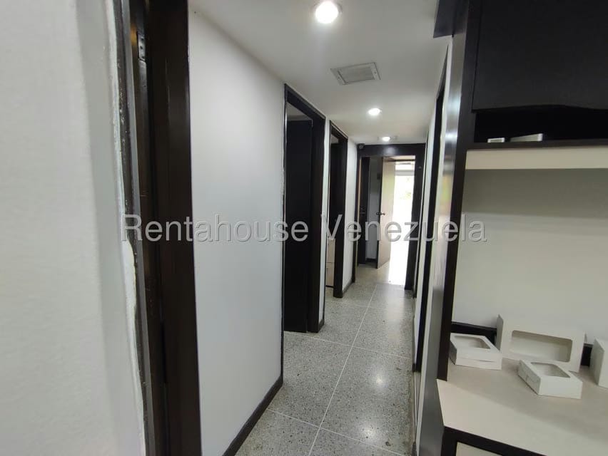 Comercial (Local Comercial) en Alquiler en Parroquia Santa Rosalia, Distrito Metropolitano - 9