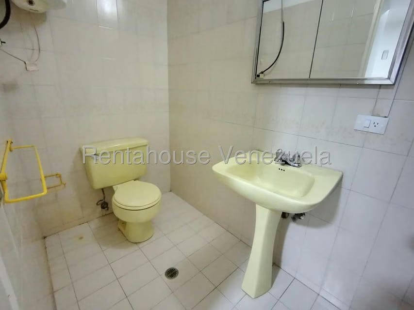 Apartamento (1 Nivel) en Alquiler en Macaracuay, Distrito Metropolitano - 18