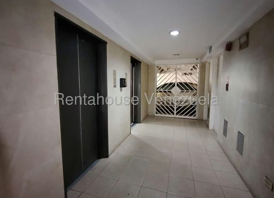 Apartamento (1 Nivel) en Alquiler en Macaracuay, Distrito Metropolitano - 20