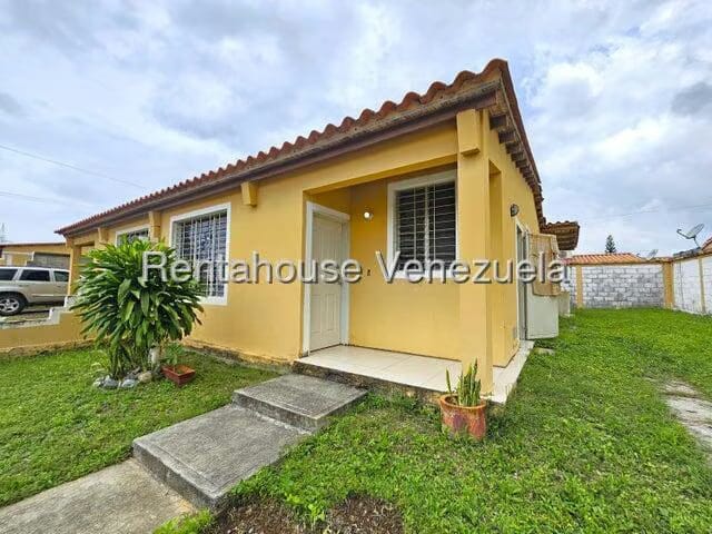 Casa (1 Nivel) en Alquiler en Trigalena, Lara - 2