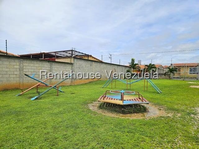 Casa (1 Nivel) en Alquiler en Trigalena, Lara - 17