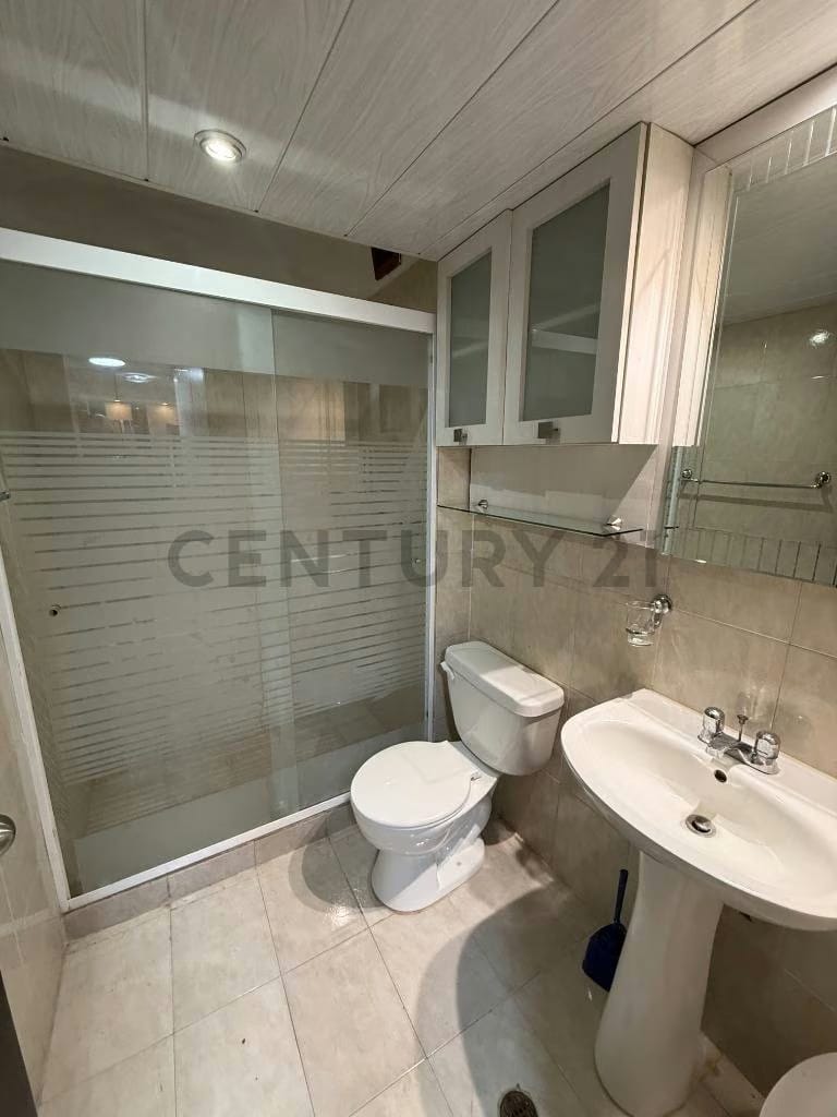 EN VENTA APARTAMENTO EN LECHERIA C R MARINA DEL REY - 7