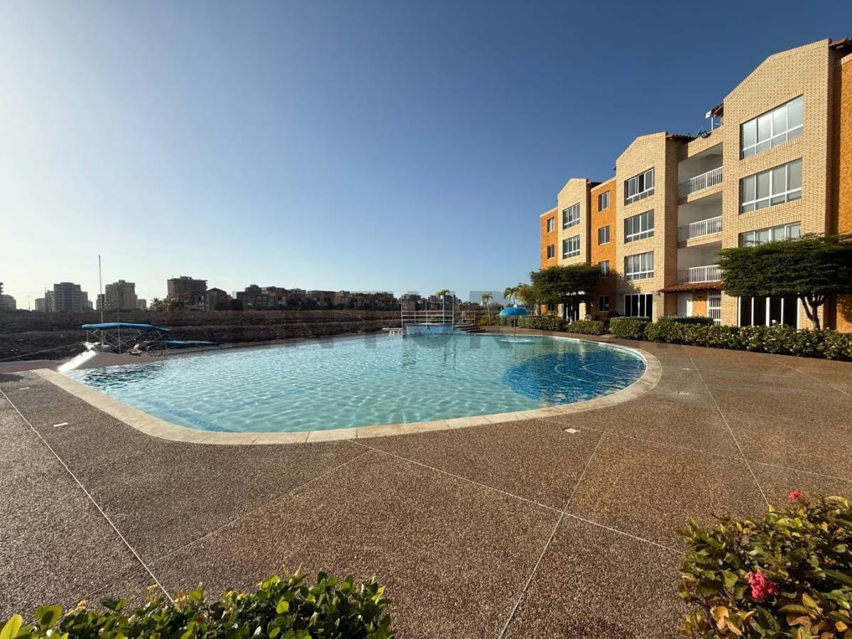 EN VENTA APARTAMENTO EN LECHERIA C R MARINA DEL REY - 8