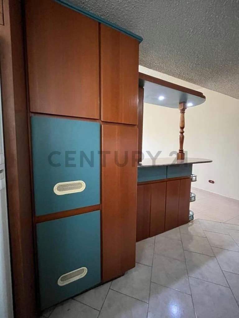 Se Vende Apartamento Res. La Quinta Los Teques - 5