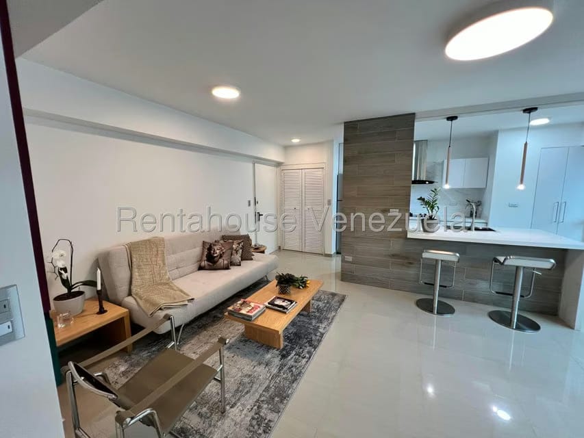 Apartamento (1 Nivel) en Alquiler en El Rosal, Distrito Metropolitano - 3